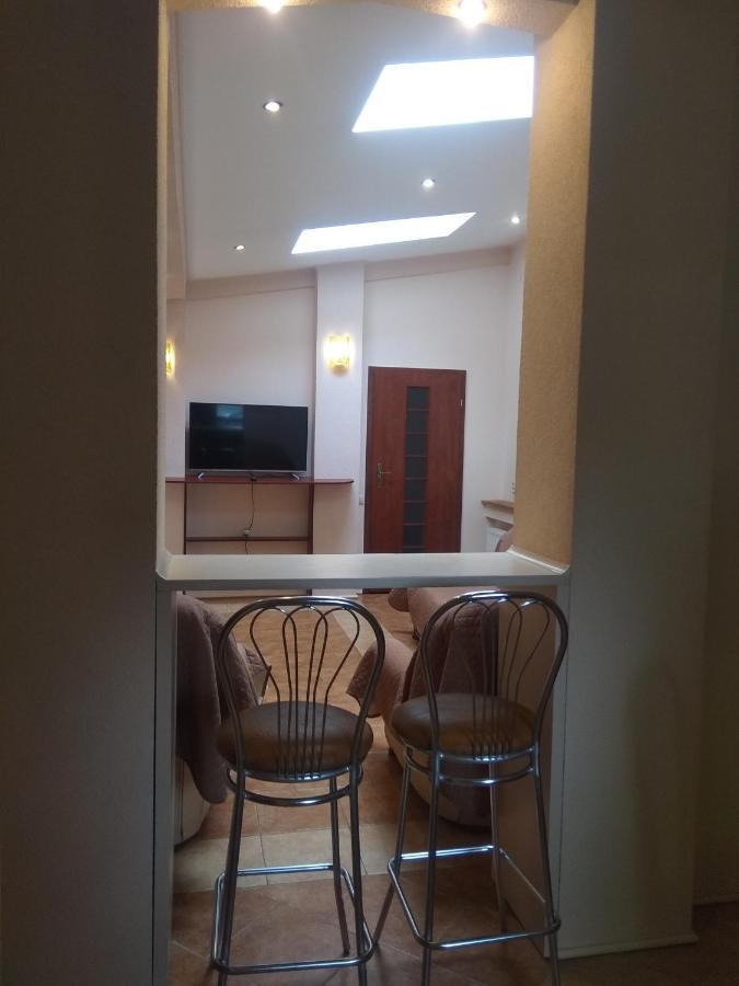 לבוב Mangal And Terrace In Center Apartment מראה חיצוני תמונה